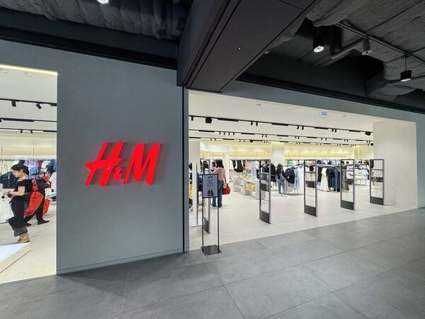 HDC아이파크몰에 입점한 글로벌 패스트패션 브랜드 H&M 전경.&nbsp;