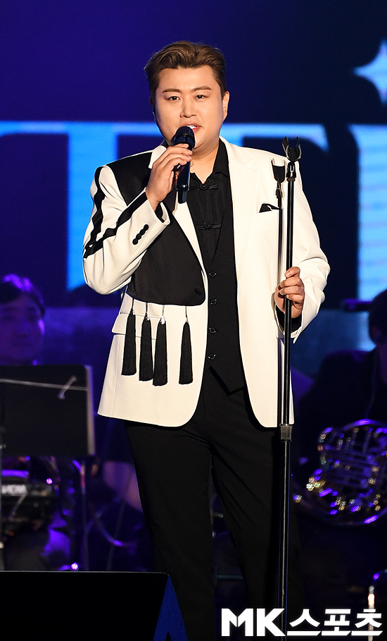 가수 김호중 측이 소망교도소 합창단원 신분으로 세종문화회관 공연에 올랐다는 소식에 정면으로 부인했다. / 사진 = 김승진 기자