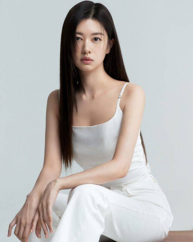 배우 정소민/흰엔터테인먼트