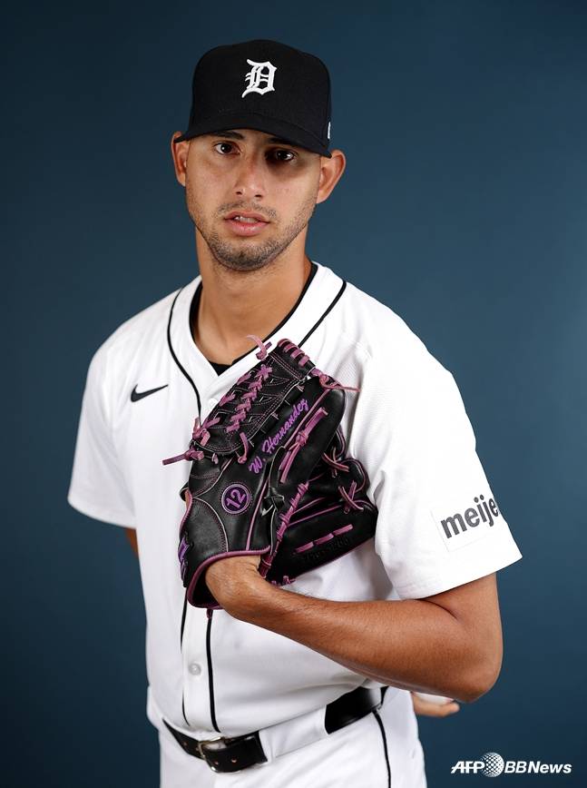 2025시즌 디트로이트 소속으로 프로필 사진을 찍은 에르난데스의 모습. /AFPBBNews=뉴스1