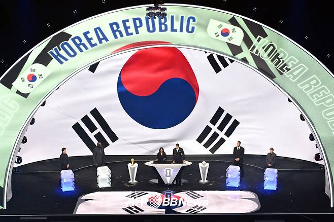 2026 FIFA 북중미 월드컵 조 추첨 모습. /AFPBBNews=뉴스1
