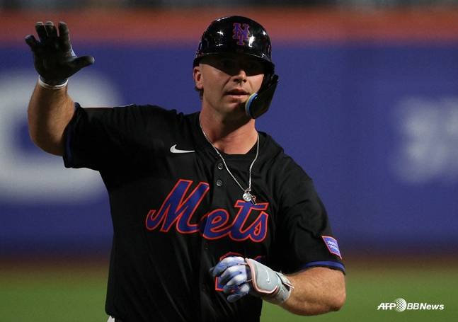 지난 8월 홈런을 날린 피트 알론소의 모습. /AFPBBNews=뉴스1