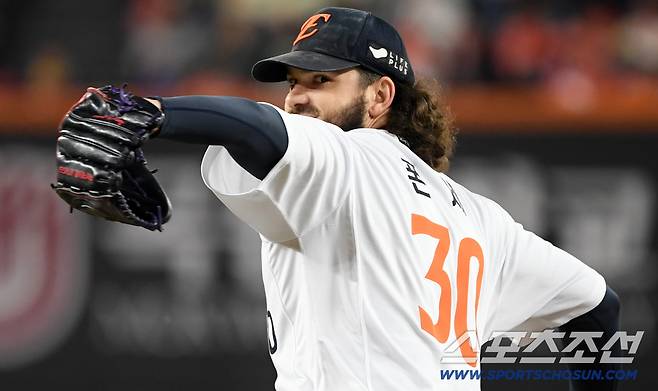 29일 대전 한화생명볼파크에서 열린 한국시리즈 3차전 한화 이글스와 LG 트윈스의 경기. 한화 폰세가 역투하고 있다. 대전=박재만 기자 pjm@sportschosun.com/2025.10.29/