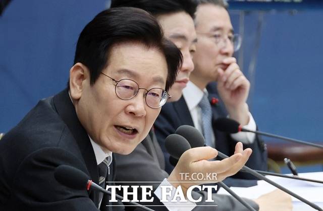 이재명 대통령이 12일 세종시 정부세종컨벤션센터에서 열린 과학기술정보통신부·개인정보보호위원회·방송미디어통신위원회 업무보고에서 발언하고 있다. /뉴시스