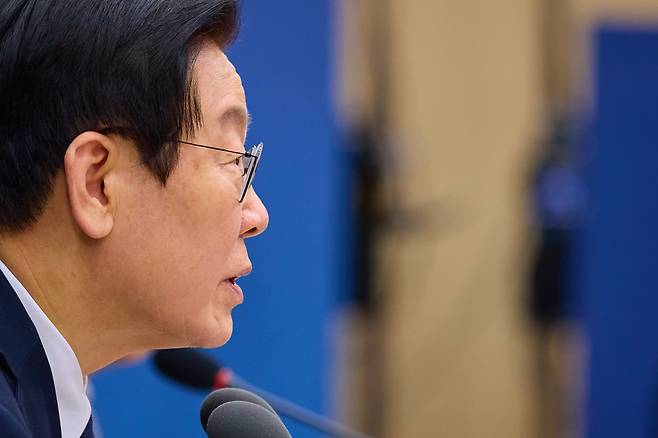 이재명 대통령이 세종시 정부세종컨벤션센터에서 열린 업무보고에서 발언하고 있다. /뉴스1