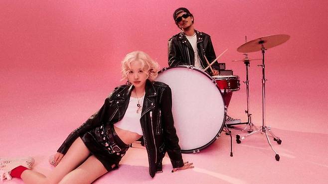 [서울=뉴시스] 로제, 브루노 마스. (사진 = 더블랙레이블 제공) 2025.11.08. photo@newsis.com *재판매 및 DB 금지