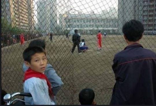 북한에서 야구를 하는 모습