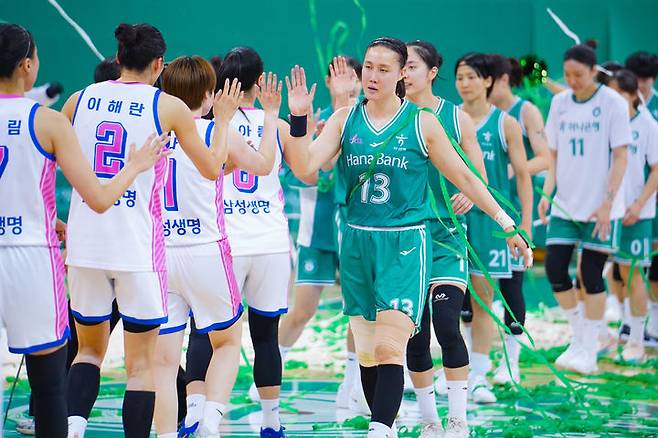 [서울=뉴시스] 여자프로농구 부천 하나은행의 김정은. (사진=WKBL 제공) *재판매 및 DB 금지