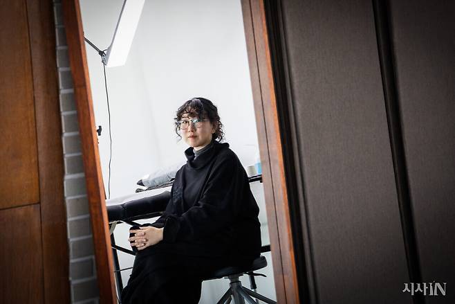 10년 차 타투이스트 황도씨는 타투유니온 사무장을 맡아 올해 9월 문신사법 통과에 힘을 보탰다. ⓒ시사IN 신선영