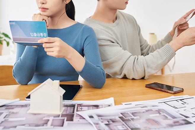초혼 신혼부부 중 대출잔액이 있는 부부는 86.9%에 달했다. [사진 | 게티이미지뱅크]