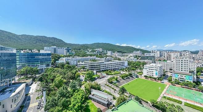부산 금정구 장전동 부산대 캠퍼스 전경.