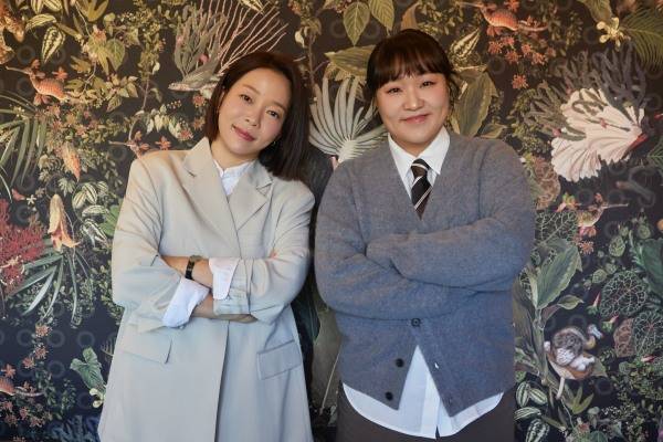코미디언 정이랑(왼쪽)과 이수지. 쿠팡플레이