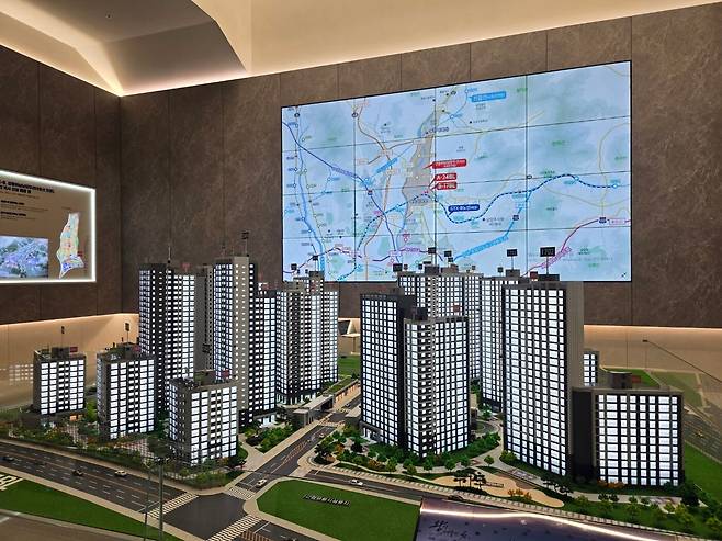 27일 찾은 경기 남양주시 별내동에 있는 왕숙 신도시 주택전시관 전경. /정민하 기자