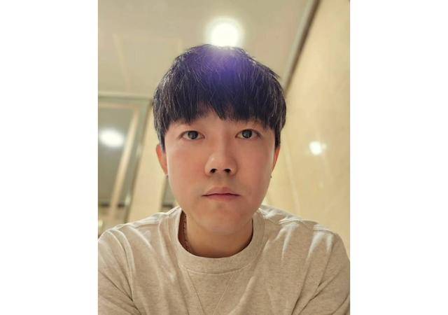 그룹 원타임 출신 송백경이 YG엔터테인먼트(이하 YG)와 양현석 총괄 프로듀서에 대한 불편한 감정을 드러낸 가운데 돌연 입장을 바꿨다. 송백경 SNS