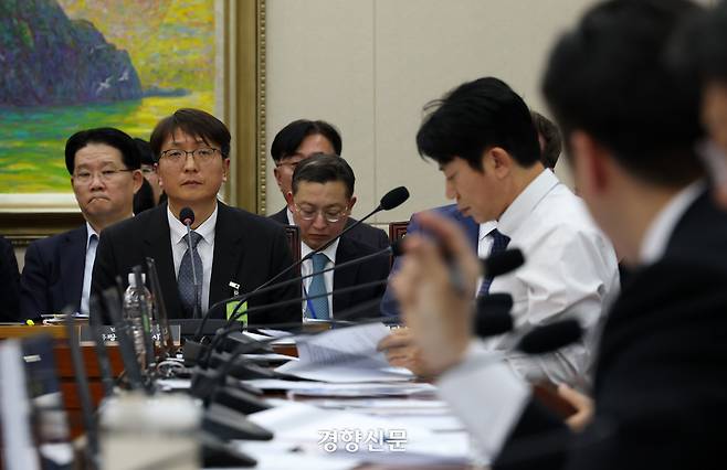 박대준 전 쿠팡 대표가 지난 3일 국회 정무위원회에서 열린 쿠팡 개인정보 유출 사태 관련 현안 질의에서 위원들 질의를 듣고 있다.. 권도현 기자