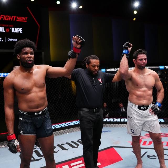 케네디 은제추쿠는 14일(한국시간) 미국 네바다주 라스베거스 UFC 에이펙스에서 열린 마르쿠스 부셰샤와의 UFC 파이트 나이트 헤비급 매치에서 3라운드 무승부를 거뒀다. 사진=UFC 뉴스 SNS