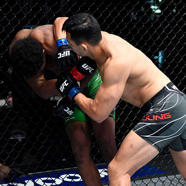 은제추쿠는 과거 정다운과의 맞대결에서 엘보우 폭격에 박살 난 경험이 있다. 사진=Zuffa