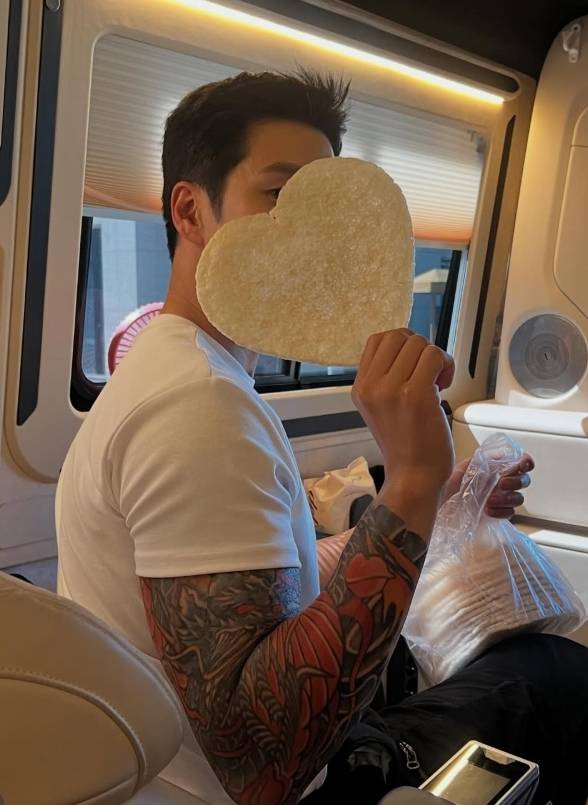 안보현 소셜미디어