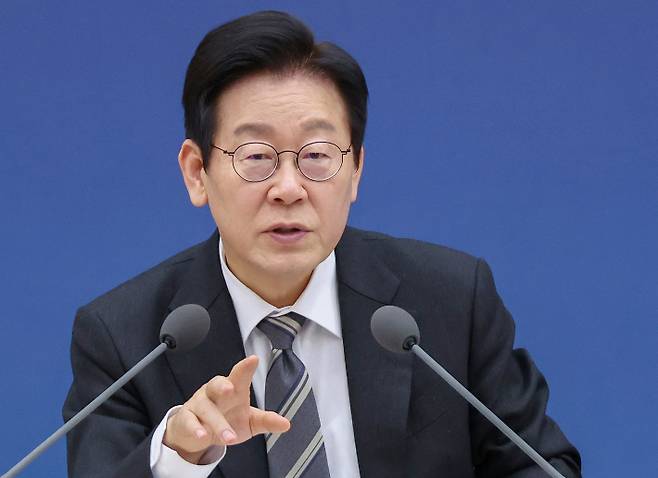 이재명 대통령이 12일 세종시 정부세종컨벤션센터에서 열린 교육부·국가교육위원회·법제처 업무보고에서 발언하고 있다. 연합뉴스