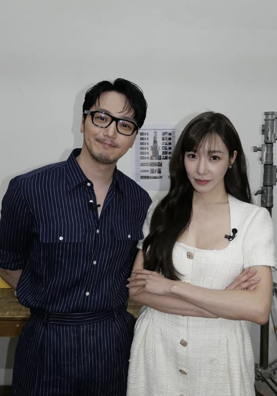 사랑에 빠진 변요한(왼쪽)과 티파니 영. 사진제공|SNS