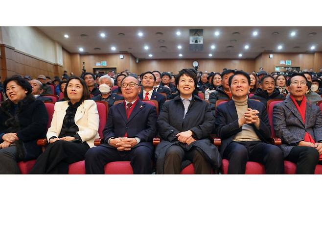 국민의힘 서산·태안 당협위원회는 14일 당원 3,000여 명이 참석한 가운데 당원 연수를 성황리에 개최했다.(사진=성일종 국회의원실 제공)