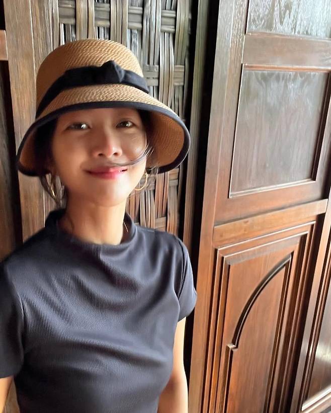 인스타그램 @xxadoraa