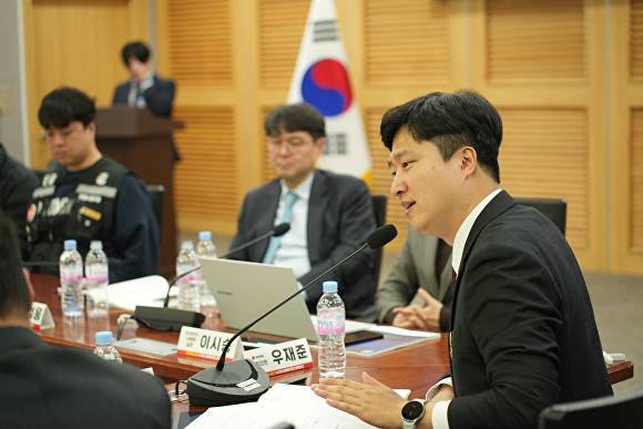 우재준 의원이 토론회에서 발언하고 있다 [사진=우재준 의원실]