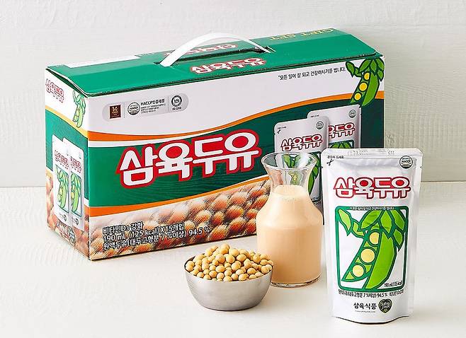 Sahmyook Foods introduced the signature pouch-style packaging for its soy milk in 1984, which is shown here. [SAHMYOOK FOODS]
