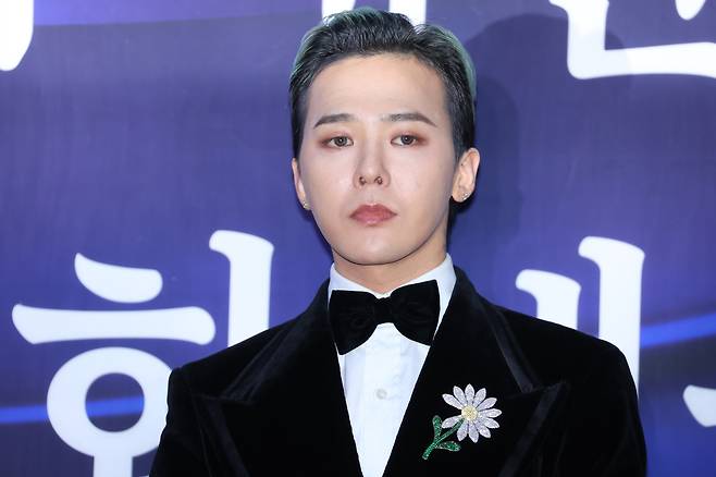 Singer G-Dragon in central Seoul on Oct. 23 [YONHAP]