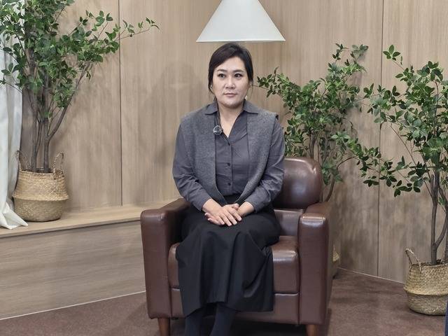 제22회 대구국제오페라축제 메인 오페라인 영남오페라단의 에서 카르멘역을 맡은 메조소프라노 손정아씨가 인터뷰 질문에 답하고 있다. 김용국기자