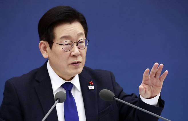 이재명 대통령이 16일 세종시 정부세종컨벤션센터에서 열린 보건복지부(질병관리청)·식품의약품안전처 업무보고에서 발언하고 있다. (사진=뉴시스)