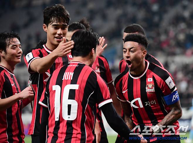 10일 오후 서울월드컵경기장에서 아시아챔피언스리그 엘리트(ACLE) 리그 6차전 FC서울과 멜버른시티FC의 경기가 열렸다. 전반전 선취골을 성공시킨 FC서울 린가드. 상암=송정헌 기자songs@sportschosun.com/2025.12.10/