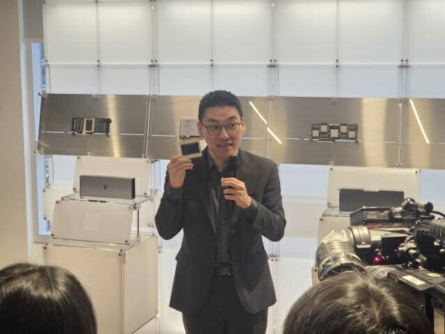 박성현 리벨리온 대표가 2세대 AI반도체 리벨에 대해 설명 중이다.(사진=전화평 기자)