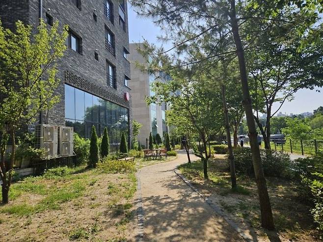 민락천변 쌈지공원 오솔길 및 쉼터. 의정부시 제공