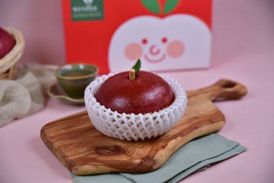 모양도 사과를 똑 닮은 능금빵 모습. 예산사과빵상회 제공