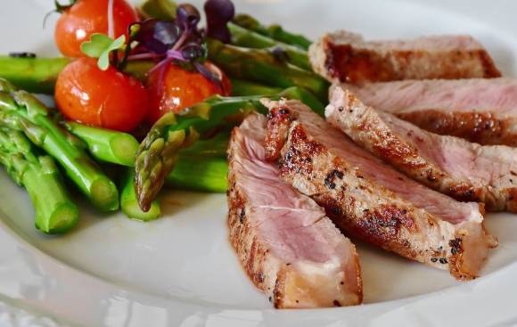 채식과 육식. [사진=픽사베이]