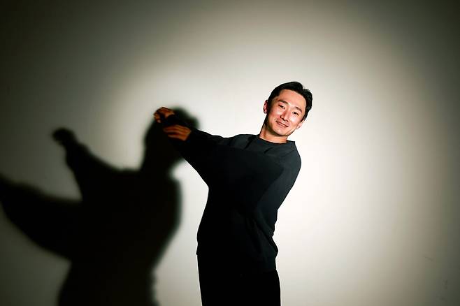 LG 신민재가 지난 15일 서울 중구 경향신문 스튜디오에서 포즈를 취하고 있다. 정지윤 선임기자