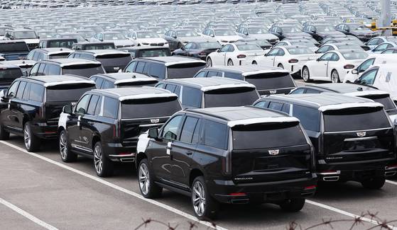 Vehicles from U.S. brands are parked at a port in Pyeongtaek, Gyeonggi, on July 31. [YONHAP]