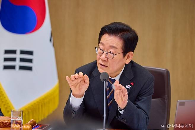 (서울=뉴스1) 허경 기자 = 이재명 대통령이 9일 서울 용산 대통령실 청사에서 열린 국무회의에서 발언하고 있다.?(대통령실 제공. 재판매 및 DB 금지) 2025.12.9/뉴스1  Copyright (C) 뉴스1. All rights reserved. 무단 전재 및 재배포,  AI학습 이용 금지. /사진=(서울=뉴스1) 허경 기자