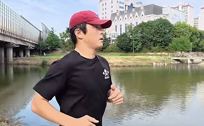 러닝 중인 기안84. 사진은 기사 내용과 무관함. [기안84 공식 유튜브 캡처]