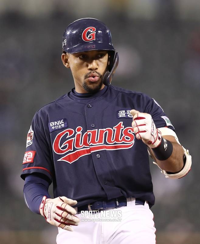 ▲ 딕슨 마차도는 빼어난 수비력을 보여줬지만, 결국 롯데는 국내파 유격수 육성으로 선회했다 ⓒ곽혜미 기자