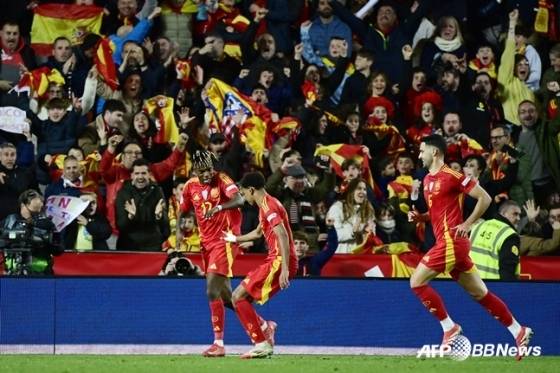 기뻐하는 스페인 선수들. /AFPBBNews=뉴스1