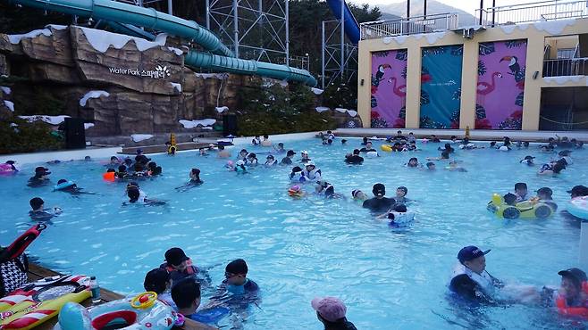 스파밸리가 오는 20일부터 겨울 온천 워터파크를 개장한다./스파밸리 제공