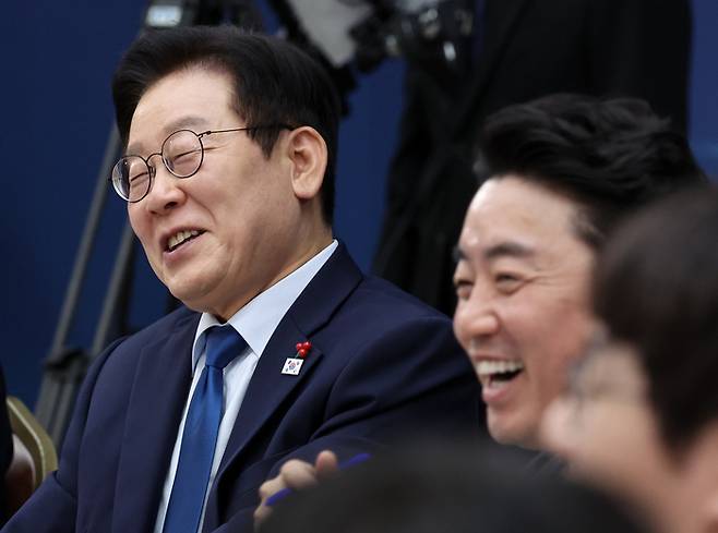 이재명 대통령이 17일 세종시 정부세종컨벤션센터에서 열린 산업통상자원부·지식재산처·중소벤처기업부 업무보고에서 발언하고 있다. 2025.12.17 대통령실사진기자단   김호영기자