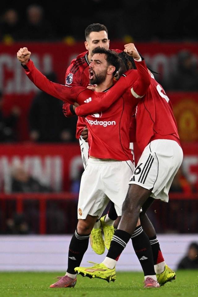 페르난데스는 ‘Canal 11’과의 인터뷰에서 알 힐랄의 관심이 있었을 때를 돌아봤다. 그리고 “맨유로부터 느낀 분위기는 ‘네가 떠나도 우리는 그렇게 나쁘지 않아’였다. 그게 나를 조금 아프게 했다”고 이야기했다. 그러면서 “정확히 말하면 상처를 받은 것보다는 슬펐다. 나는 누구도 비판할 수 없는 선수다. 항상 출전했고 항상 최선을 다했다”고 덧붙였다. 사진=AFP=연합뉴스