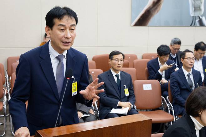 민병기 쿠팡 대외협력 총괄 부사장이 17일 서울 여의도 국회 과학기술정보방송통신위원회에서 열린 쿠팡 개인정보 유출 사고 관련 청문회에서 의원 질의에 답하고 있다. /사진=뉴스1 유승관 기자