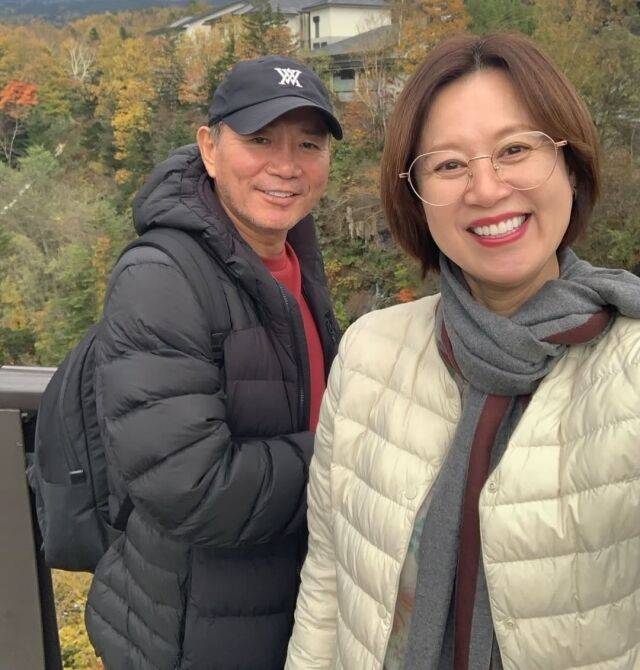 박미선이 남편과 함께한 여행 사진을 공개하며 따뜻한 근황을 전했다. / 박미선 인스타그램