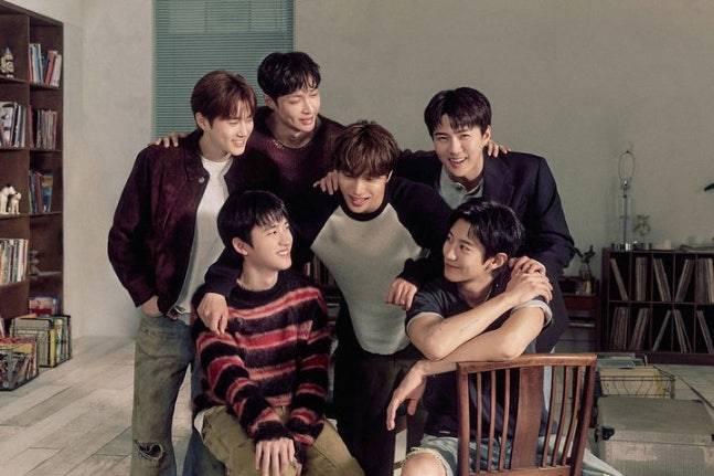 그룹 엑소의 겨울 시즌송 ‘첫 눈’은 2023년 발매 10주년을 맞아 숏폼 챌린지가 유행했고, Z세대 사이에서 ‘놀이 문화’로 받아들여지며 폭발적으로 확산됐다. [SM엔터테인먼트 제공]