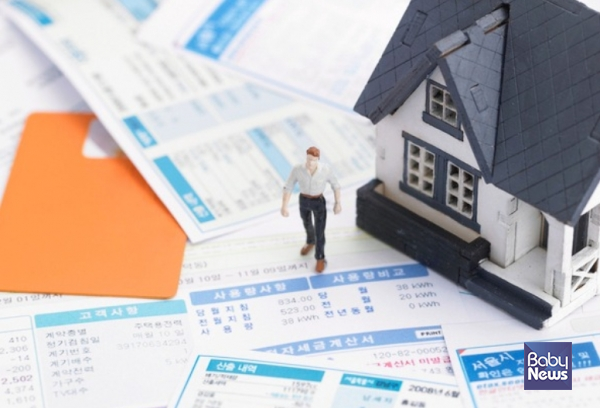 인적공제 대상으로 신고한 부모(조부모 포함), 자녀(손자녀 포함), 또는 생계를 같이 하는 형제·자매의 2025년 소득금액이 100만 원을 초과하면 기본공제를 받을 수 없다. ⓒ베이비뉴스