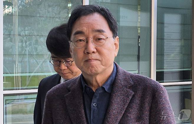 강원 속초해수욕장 관광 테마시설(대관람차) 사업자 선정 과정에서 사업자에게 특혜를 준 혐의로 불구속 기소된 김철수 전 속초시장.(뉴스1 DB)ⓒ News1 윤왕근 기자